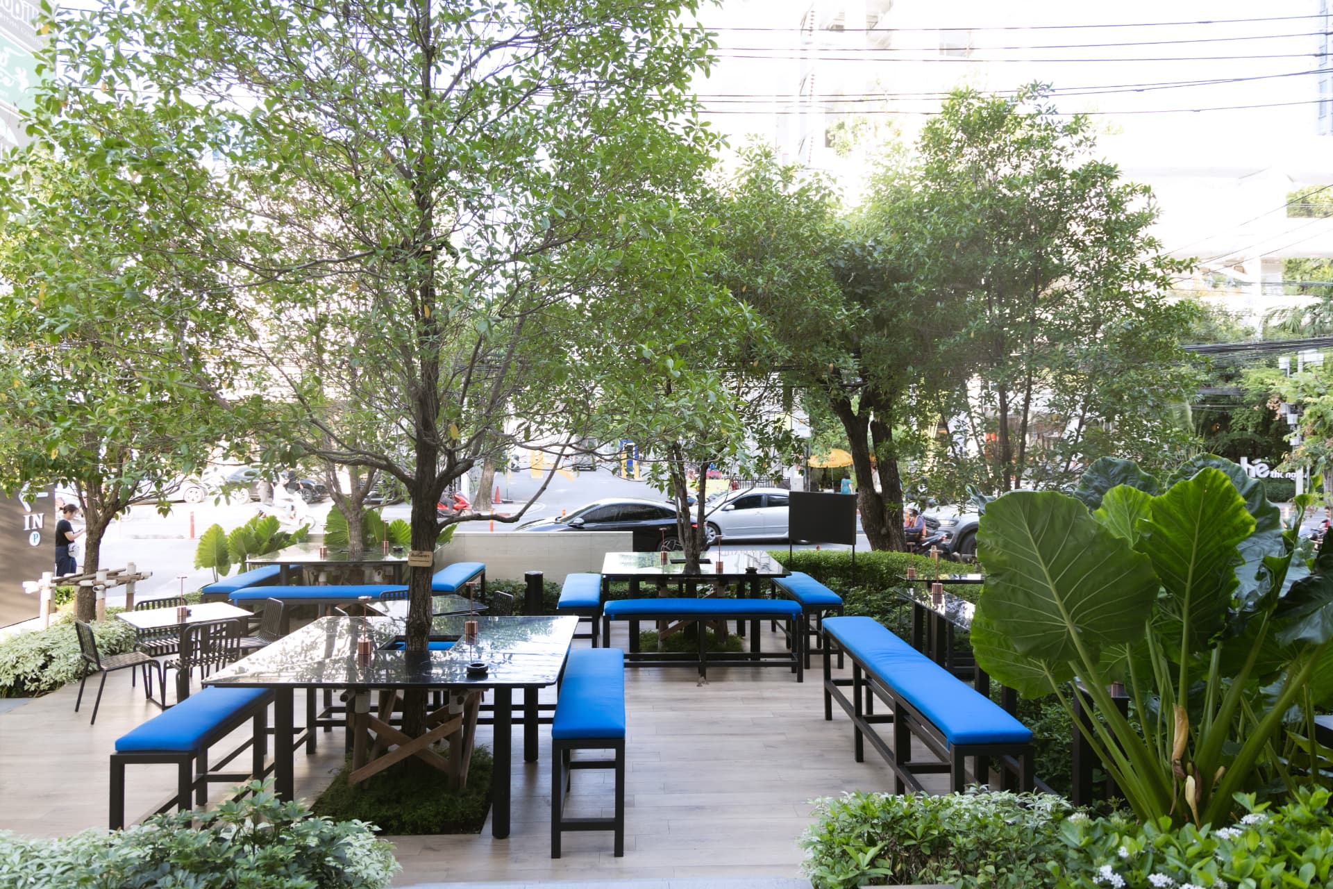 Garden seating at SOL9 in Thonglor
