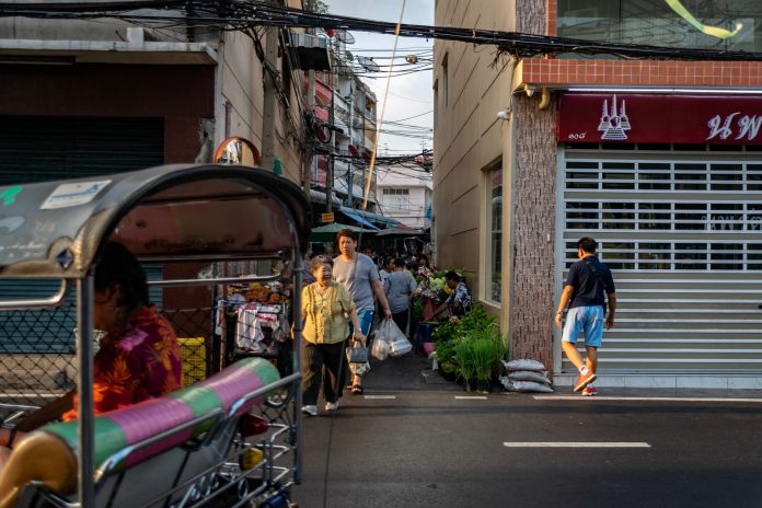 Trok Mor market entrance Entrance to Trok Mor Morning Market in Bangkok