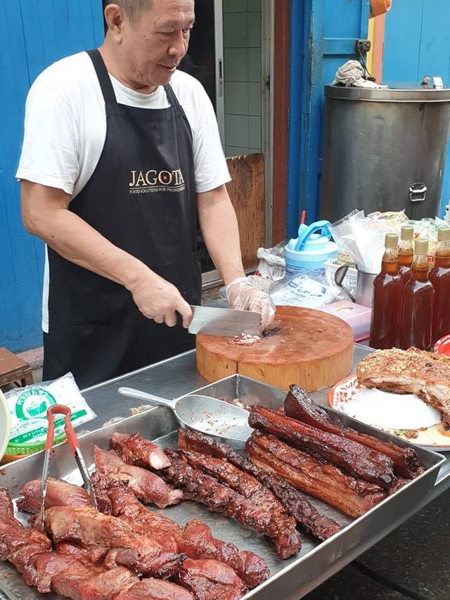 Food stalls inside Trok Mor Morning Market