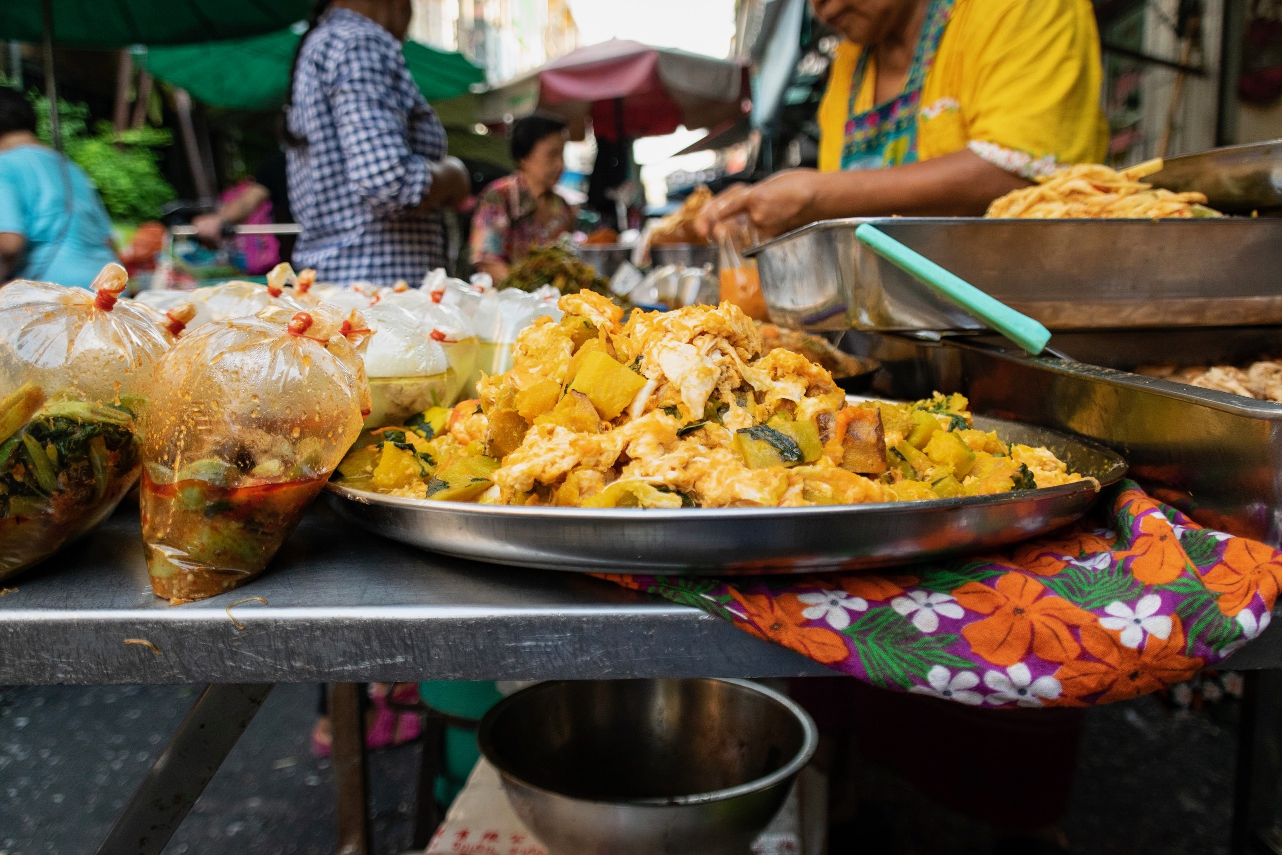 Curry over rice stall at Trok Mor Morning Market
