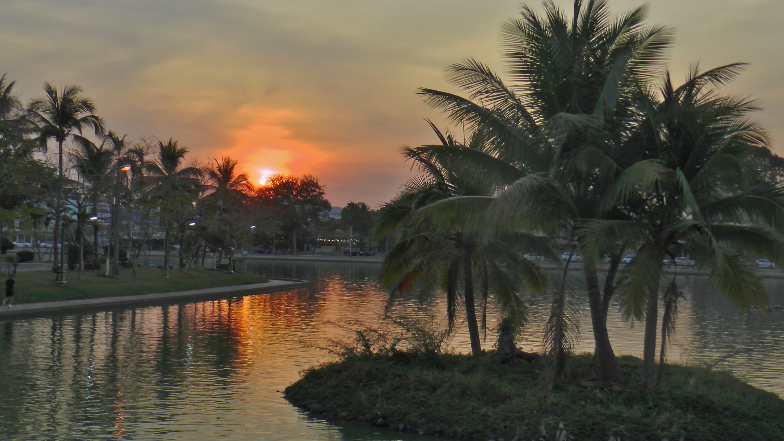 Bueng Phlan Chai lake and park in Roi Et