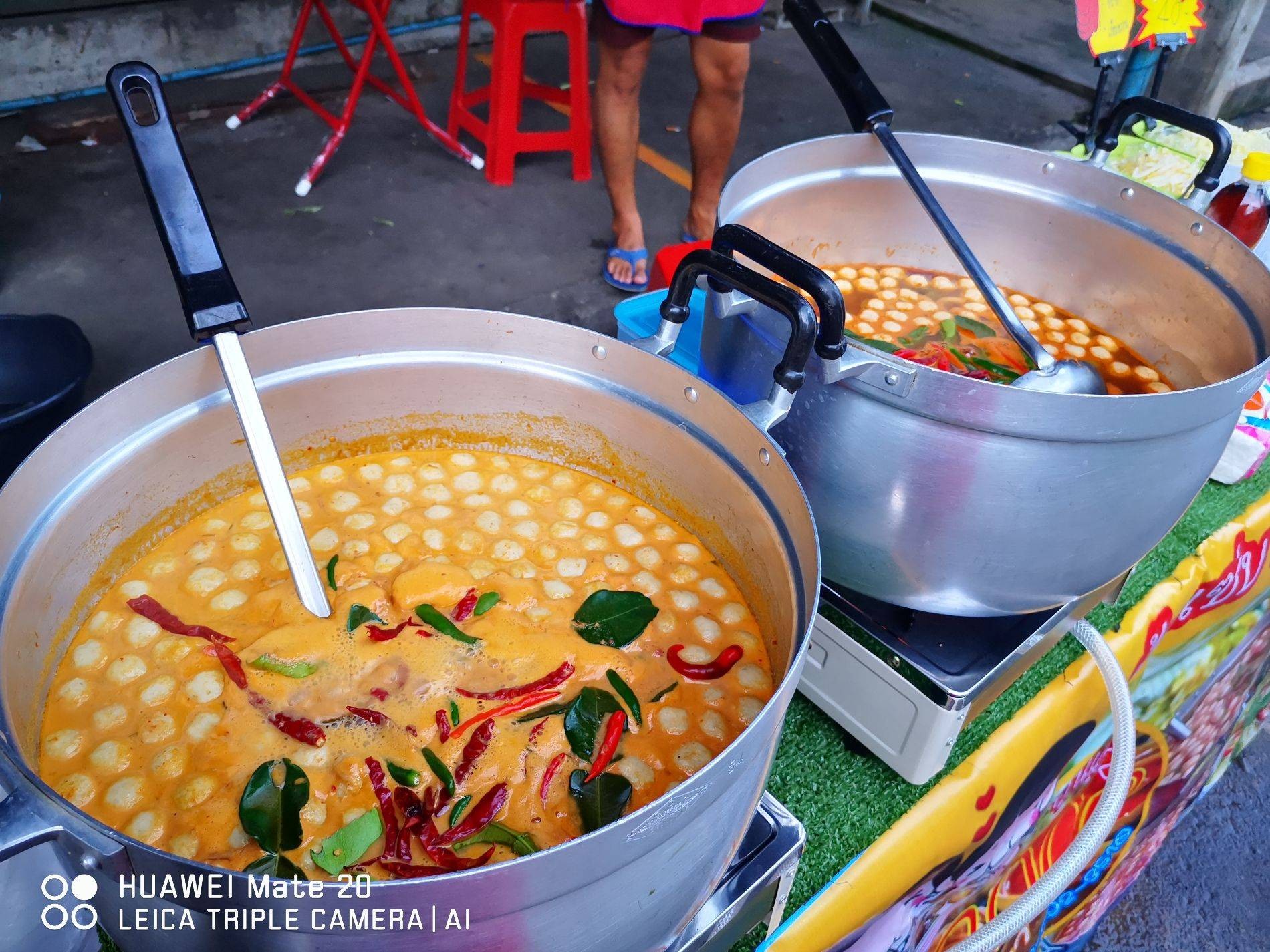 Pots of coconut curry at a Bang Kapi Market stall