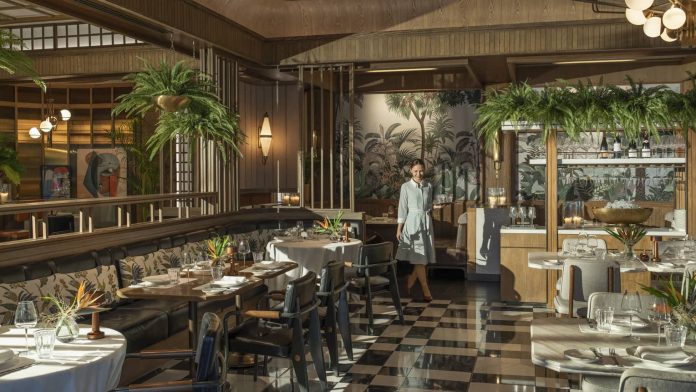 Brasserie Palmier Bangkok interior Dining room at Brasserie Palmier in Four Seasons Hotel Bangkok