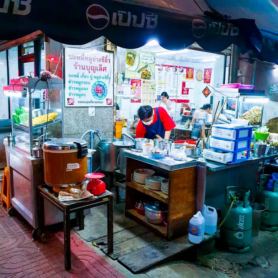 Exterior of Bunloet in Pom Prap Bangkok