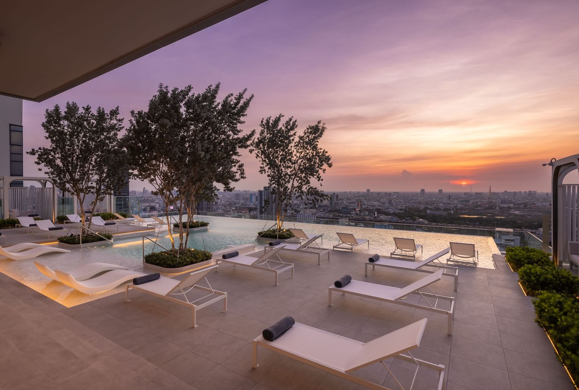 Exterior of Eastin Grand Hotel Phayathai Bangkok
