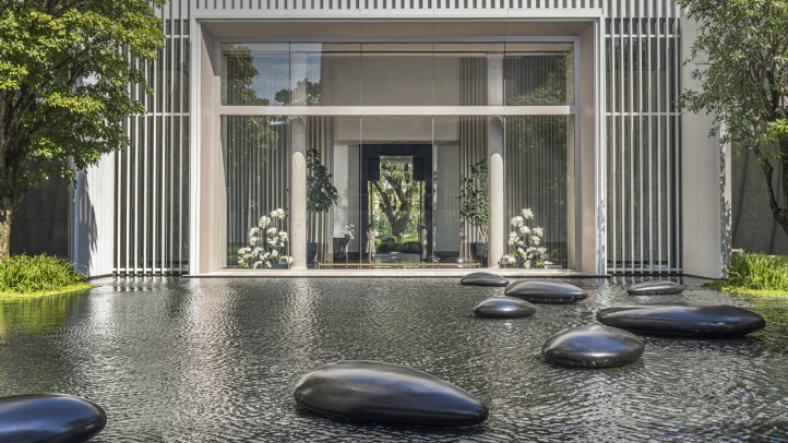 Reflective courtyard at Four Seasons Hotel Bangkok