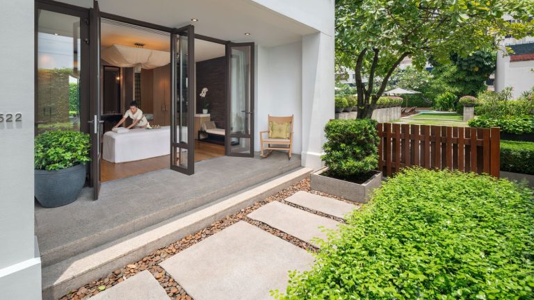 I.Sawan treatment room with garden view