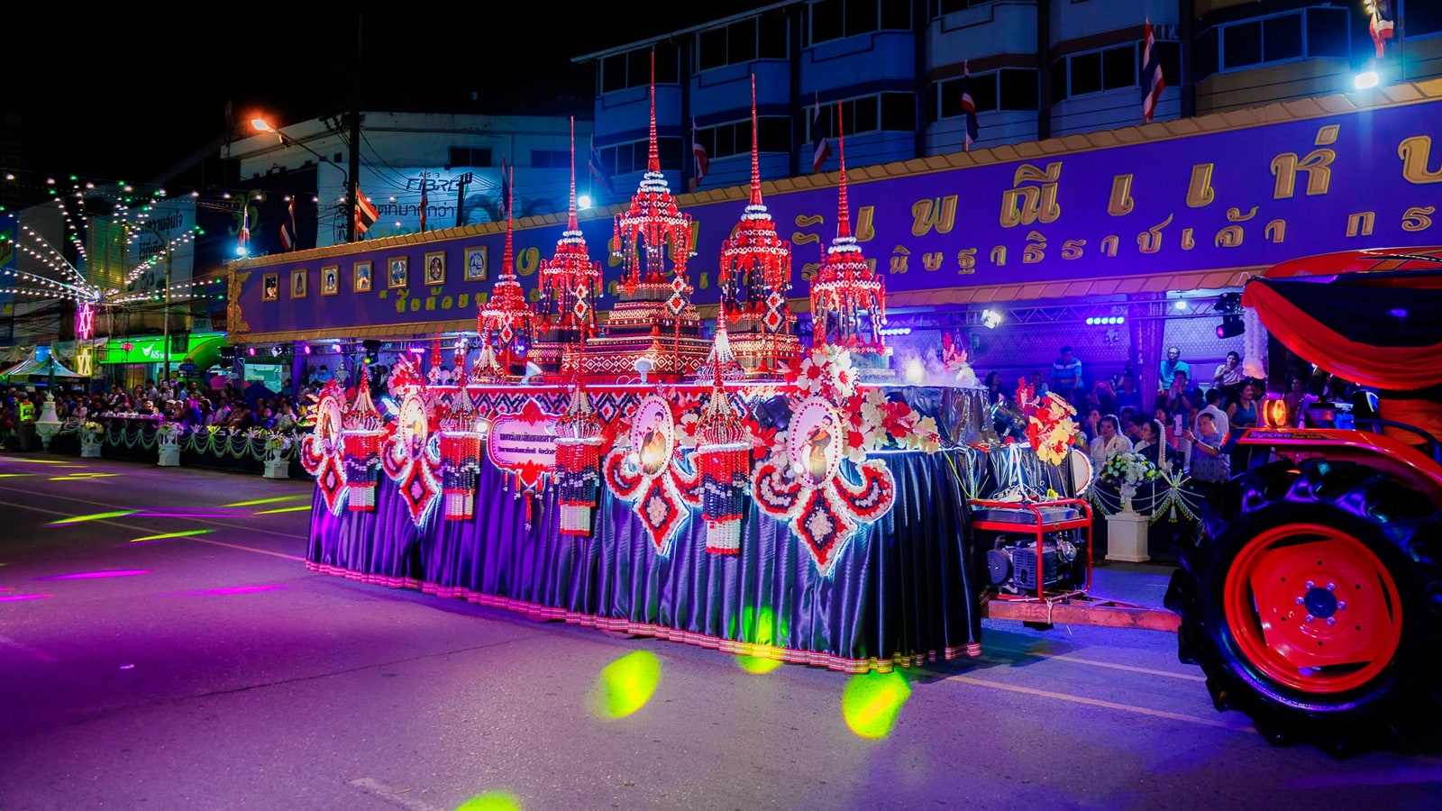 Traditional dancers in the Sakon Nakhon wax castle parade