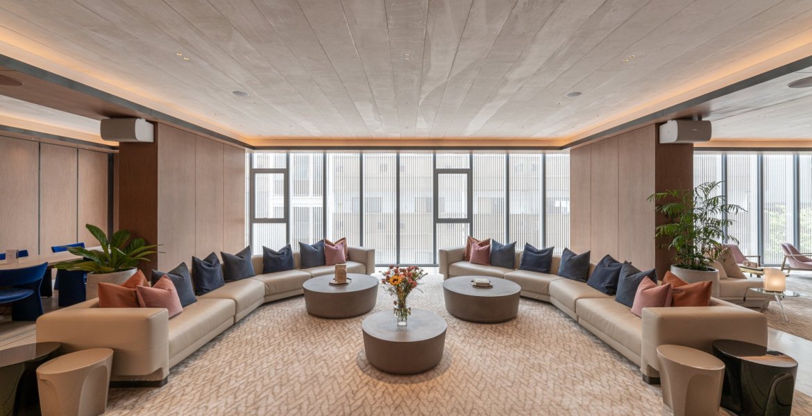 Refined residents lounge at SCOPE Langsuan