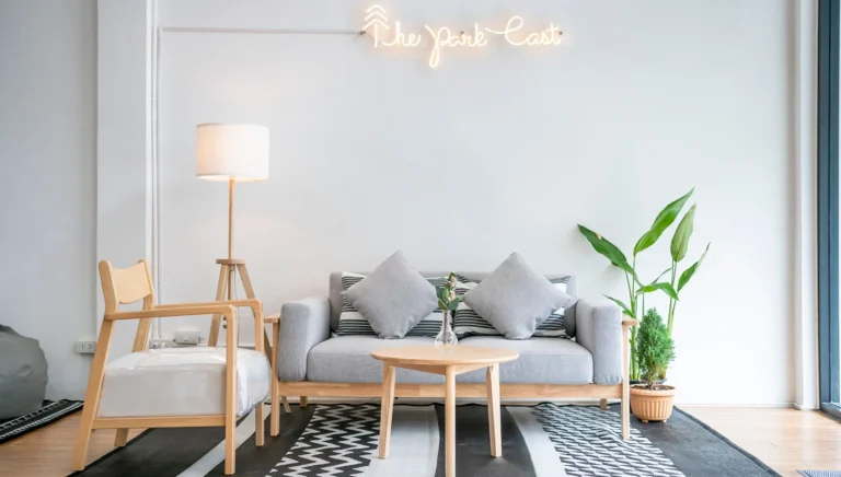 Coworking desks at The Park East near Udom Suk