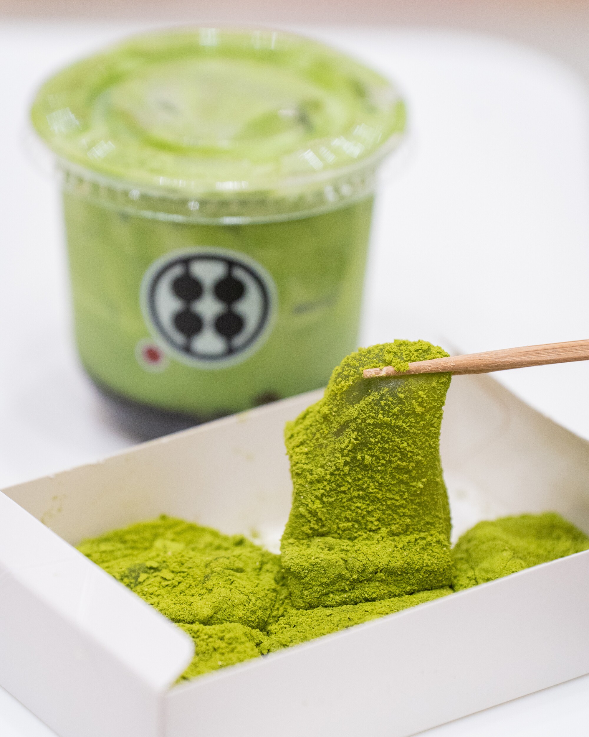 Warabimochi and tea from Warabimochi Kamakura